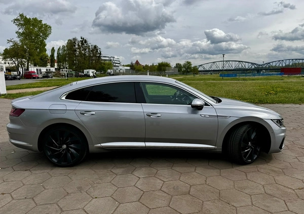 Volkswagen Arteon cena 110000 przebieg: 114000, rok produkcji 2018 z Toruń małe 121